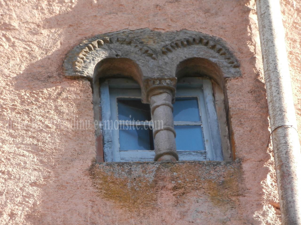 détail de fenêtre maison de Zuani
