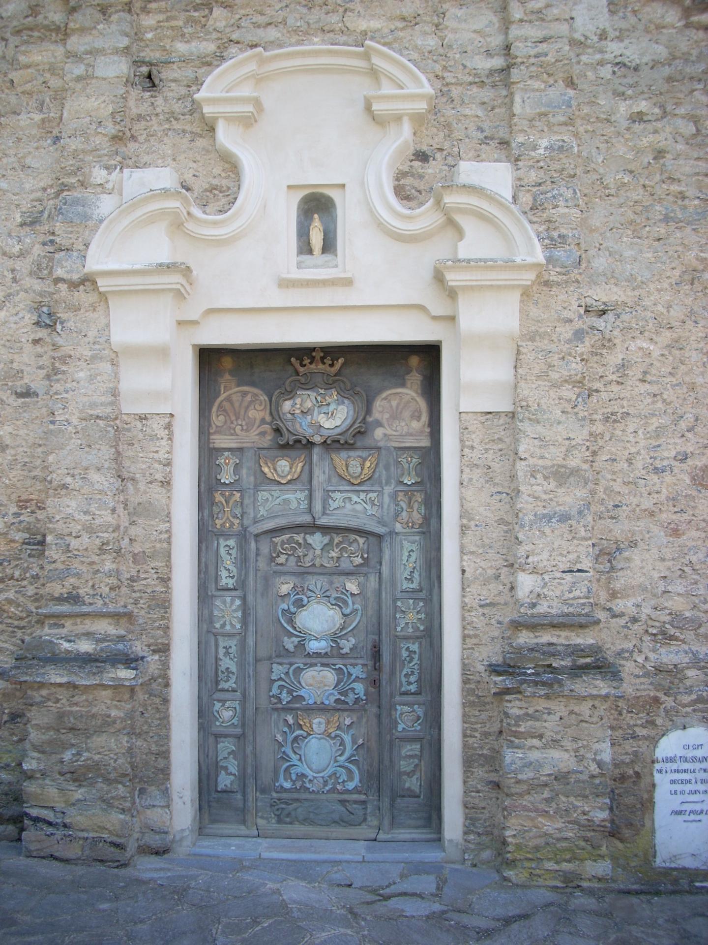 porte de l'église de Zuani